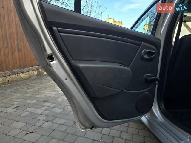 Сірий Дачія Sandero StepWay, об'ємом двигуна 1.6 л та пробігом 147 тис. км за 6800 $, фото 105 на Automoto.ua