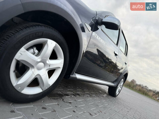 Серый Дачия Sandero StepWay, объемом двигателя 1.6 л и пробегом 141 тыс. км за 6200 $, фото 19 на Automoto.ua