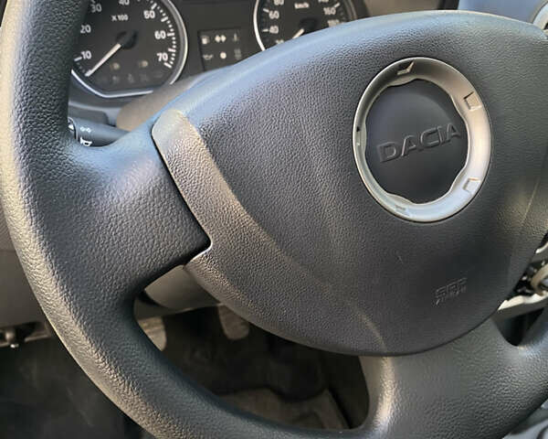 Серый Дачия Sandero StepWay, объемом двигателя 1.6 л и пробегом 118 тыс. км за 6900 $, фото 8 на Automoto.ua