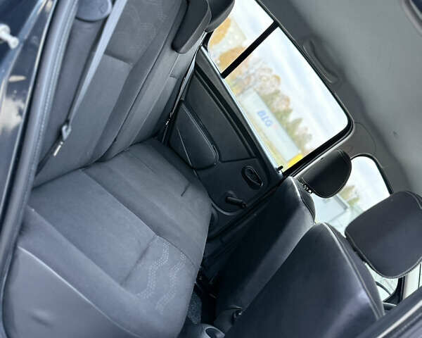 Серый Дачия Sandero StepWay, объемом двигателя 1.6 л и пробегом 141 тыс. км за 6200 $, фото 74 на Automoto.ua