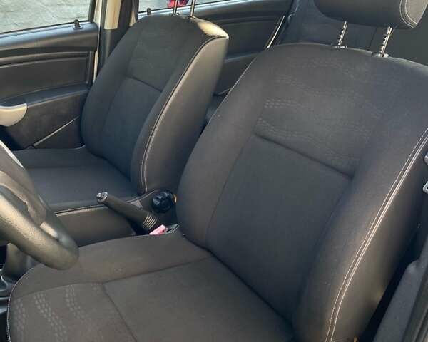 Серый Дачия Sandero StepWay, объемом двигателя 1.6 л и пробегом 118 тыс. км за 6900 $, фото 15 на Automoto.ua