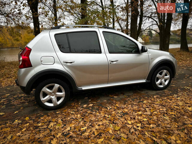 Дачия Sandero StepWay 2010 в Сумах на Automoto.ua Серый Дачия Sandero StepWay, объемом двигателя 1.6 л и пробегом 136 тыс. км за 6700 $, фото 2 на Automoto.ua
