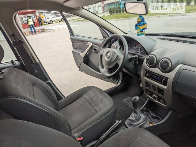 Серый Дачия Sandero StepWay, объемом двигателя 1.6 л и пробегом 180 тыс. км за 6300 $, фото 14 на Automoto.ua