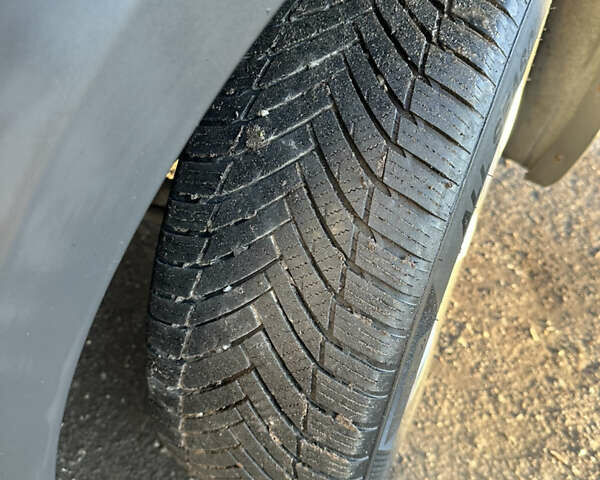 Серый Дачия Sandero StepWay, объемом двигателя 1.6 л и пробегом 180 тыс. км за 6699 $, фото 47 на Automoto.ua