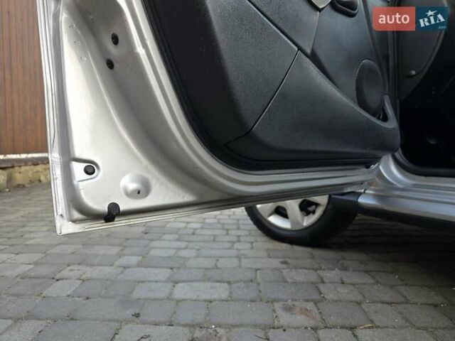 Сірий Дачія Sandero StepWay, об'ємом двигуна 1.6 л та пробігом 147 тис. км за 6800 $, фото 90 на Automoto.ua