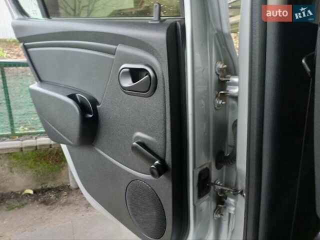 Сірий Дачія Sandero StepWay, об'ємом двигуна 1.5 л та пробігом 201 тис. км за 6400 $, фото 22 на Automoto.ua