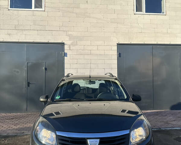 Серый Дачия Sandero StepWay, объемом двигателя 1.6 л и пробегом 180 тыс. км за 6699 $, фото 3 на Automoto.ua