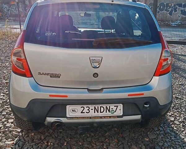 Сірий Дачія Sandero StepWay, об'ємом двигуна 1.6 л та пробігом 204 тис. км за 6200 $, фото 4 на Automoto.ua