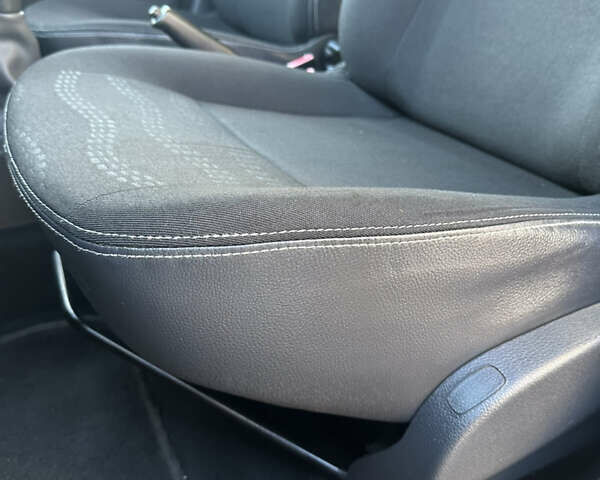 Серый Дачия Sandero StepWay, объемом двигателя 1.6 л и пробегом 180 тыс. км за 6699 $, фото 27 на Automoto.ua