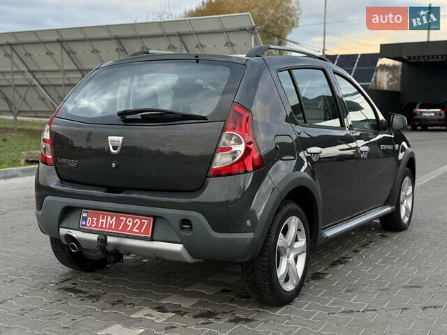 Серый Дачия Sandero StepWay, объемом двигателя 1.6 л и пробегом 141 тыс. км за 6200 $, фото 8 на Automoto.ua