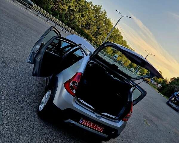 Серый Дачия Sandero StepWay, объемом двигателя 1.6 л и пробегом 177 тыс. км за 6699 $, фото 125 на Automoto.ua