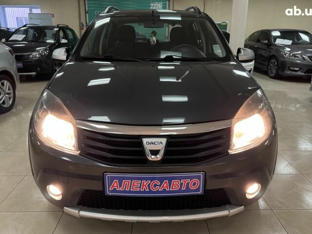 Серый Дачия Sandero StepWay, объемом двигателя 0 л и пробегом 236 тыс. км за 6850 $, фото 7 на Automoto.ua