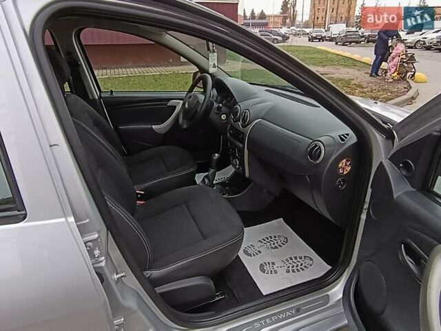 Серый Дачия Sandero StepWay, объемом двигателя 1.6 л и пробегом 132 тыс. км за 7300 $, фото 16 на Automoto.ua