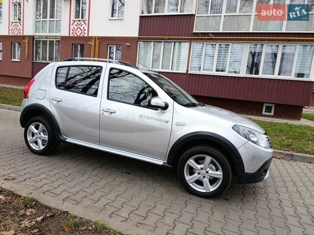 Серый Дачия Sandero StepWay, объемом двигателя 1.6 л и пробегом 132 тыс. км за 7300 $, фото 5 на Automoto.ua