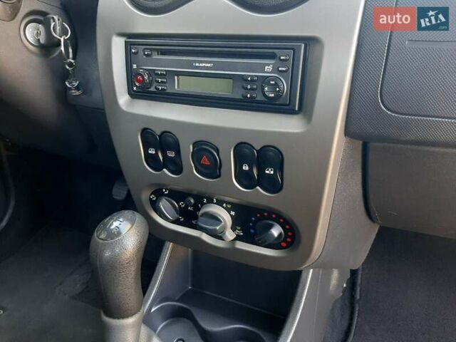 Серый Дачия Sandero StepWay, объемом двигателя 1.6 л и пробегом 135 тыс. км за 6750 $, фото 16 на Automoto.ua