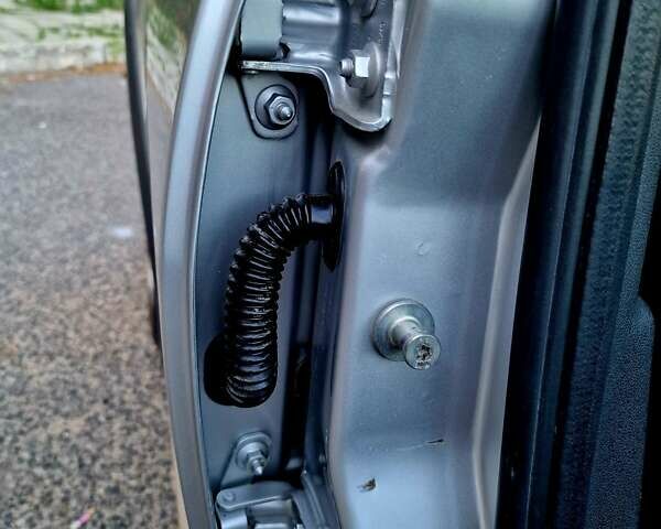Серый Дачия Sandero StepWay, объемом двигателя 1.6 л и пробегом 177 тыс. км за 6699 $, фото 91 на Automoto.ua