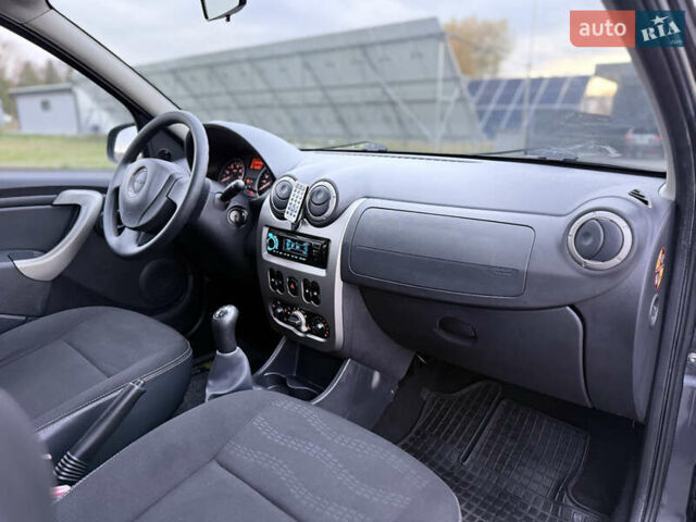 Серый Дачия Sandero StepWay, объемом двигателя 1.6 л и пробегом 141 тыс. км за 6200 $, фото 90 на Automoto.ua