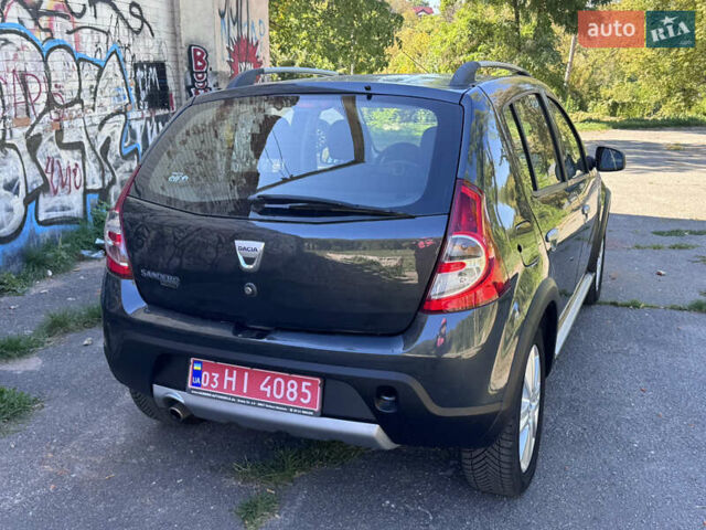 Серый Дачия Sandero StepWay, объемом двигателя 1.6 л и пробегом 173 тыс. км за 6799 $, фото 6 на Automoto.ua