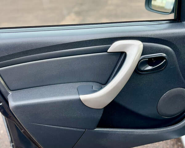 Дачия Sandero StepWay 2010 в Кролевце на Automoto.ua Серый Дачия Sandero StepWay, объемом двигателя 1.6 л и пробегом 203 тыс. км за 6850 $, фото 26 на Automoto.ua