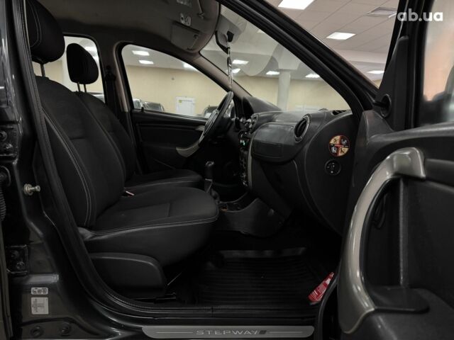 Серый Дачия Sandero StepWay, объемом двигателя 0 л и пробегом 236 тыс. км за 6850 $, фото 12 на Automoto.ua