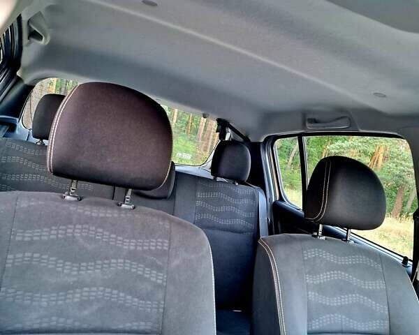 Серый Дачия Sandero StepWay, объемом двигателя 1.6 л и пробегом 177 тыс. км за 6699 $, фото 99 на Automoto.ua