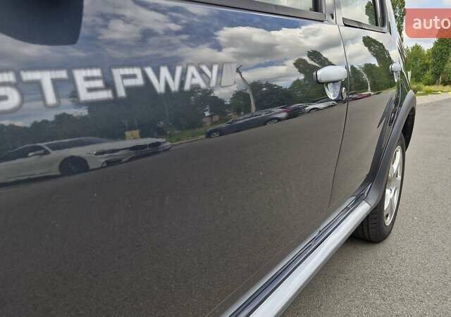 Серый Дачия Sandero StepWay, объемом двигателя 1.6 л и пробегом 191 тыс. км за 6999 $, фото 5 на Automoto.ua