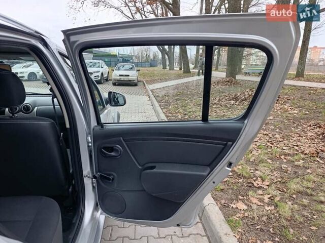 Серый Дачия Sandero StepWay, объемом двигателя 1.6 л и пробегом 132 тыс. км за 7300 $, фото 14 на Automoto.ua