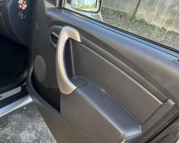 Серый Дачия Sandero StepWay, объемом двигателя 1.6 л и пробегом 180 тыс. км за 6699 $, фото 25 на Automoto.ua