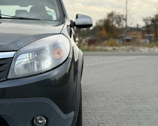 Серый Дачия Sandero StepWay, объемом двигателя 1.6 л и пробегом 141 тыс. км за 6200 $, фото 17 на Automoto.ua