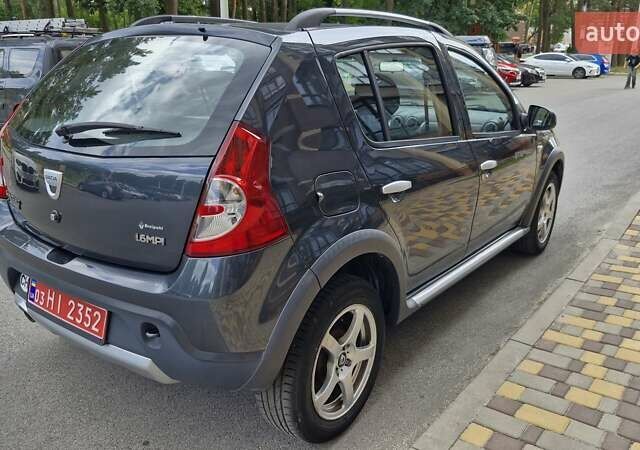 Серый Дачия Sandero StepWay, объемом двигателя 1.6 л и пробегом 191 тыс. км за 6999 $, фото 9 на Automoto.ua