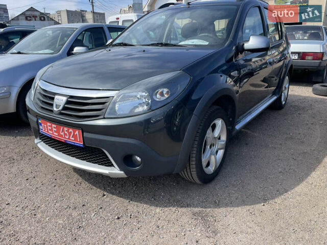 Серый Дачия Sandero StepWay, объемом двигателя 1.6 л и пробегом 168 тыс. км за 6500 $, фото 2 на Automoto.ua