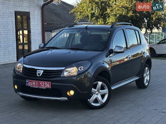 Серый Дачия Sandero StepWay, объемом двигателя 0 л и пробегом 129 тыс. км за 6599 $, фото 2 на Automoto.ua