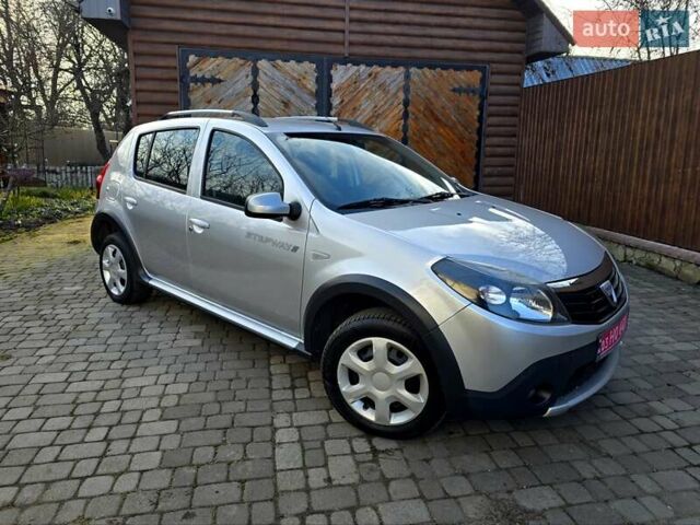 Сірий Дачія Sandero StepWay, об'ємом двигуна 1.6 л та пробігом 147 тис. км за 6800 $, фото 3 на Automoto.ua