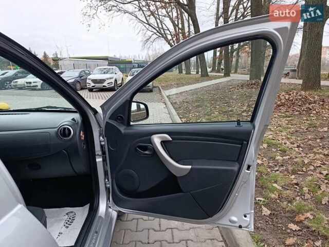 Серый Дачия Sandero StepWay, объемом двигателя 1.6 л и пробегом 132 тыс. км за 7300 $, фото 15 на Automoto.ua