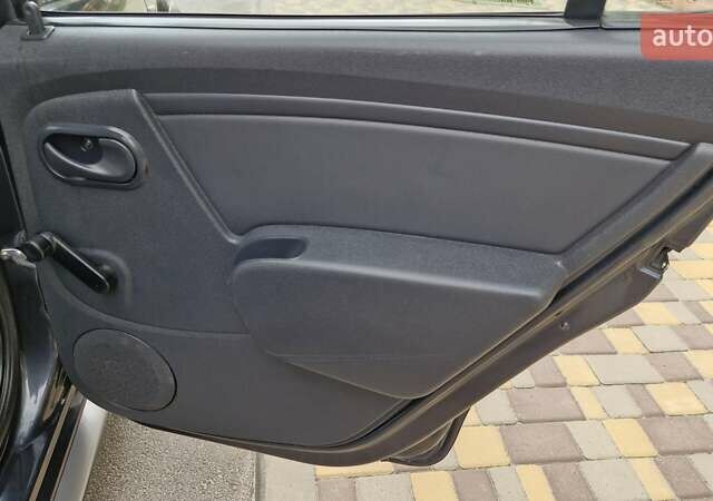 Серый Дачия Sandero StepWay, объемом двигателя 1.6 л и пробегом 191 тыс. км за 6999 $, фото 38 на Automoto.ua
