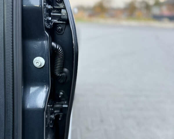 Серый Дачия Sandero StepWay, объемом двигателя 1.6 л и пробегом 141 тыс. км за 6200 $, фото 60 на Automoto.ua