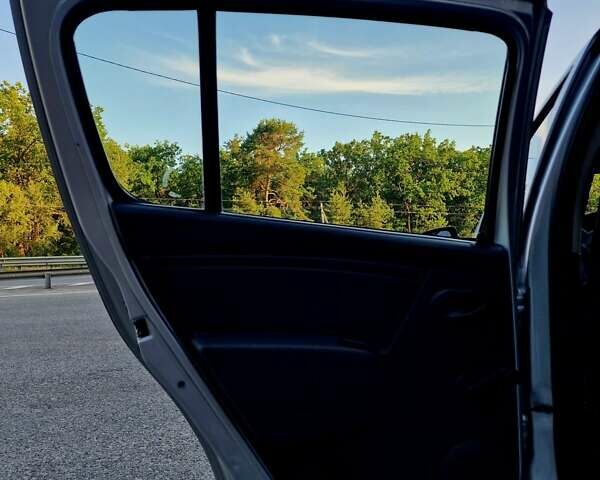 Серый Дачия Sandero StepWay, объемом двигателя 1.6 л и пробегом 177 тыс. км за 6699 $, фото 52 на Automoto.ua