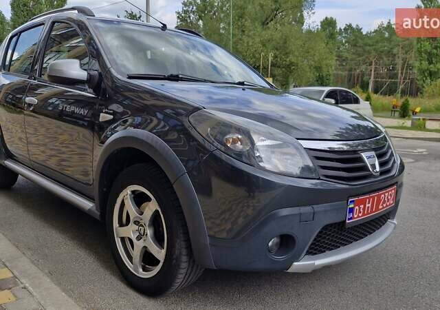 Серый Дачия Sandero StepWay, объемом двигателя 1.6 л и пробегом 191 тыс. км за 6999 $, фото 15 на Automoto.ua