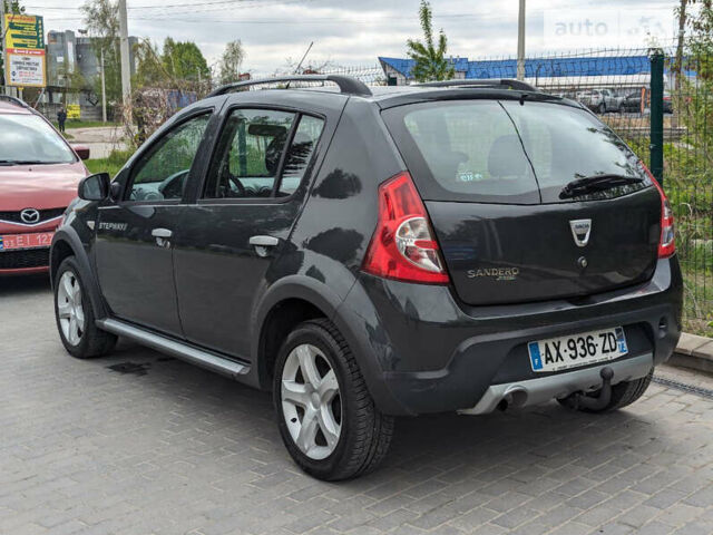 Серый Дачия Sandero StepWay, объемом двигателя 1.6 л и пробегом 180 тыс. км за 6300 $, фото 9 на Automoto.ua