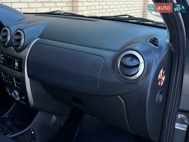 Серый Дачия Sandero StepWay, объемом двигателя 0 л и пробегом 129 тыс. км за 6599 $, фото 111 на Automoto.ua