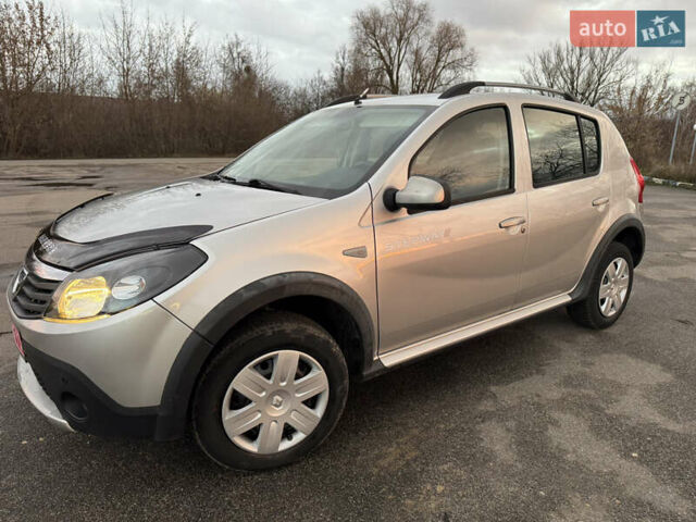 Серый Дачия Sandero StepWay, объемом двигателя 1.6 л и пробегом 202 тыс. км за 6999 $, фото 25 на Automoto.ua