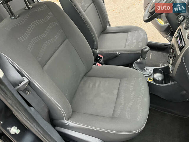 Серый Дачия Sandero StepWay, объемом двигателя 1.6 л и пробегом 60 тыс. км за 6999 $, фото 67 на Automoto.ua