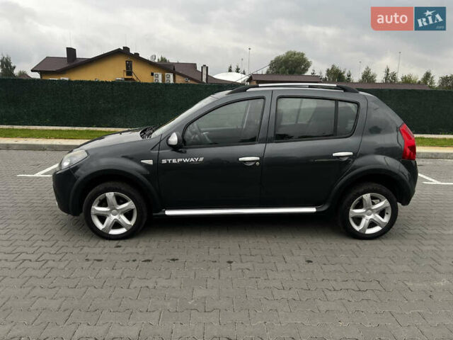 Серый Дачия Sandero StepWay, объемом двигателя 1.6 л и пробегом 190 тыс. км за 6500 $, фото 3 на Automoto.ua