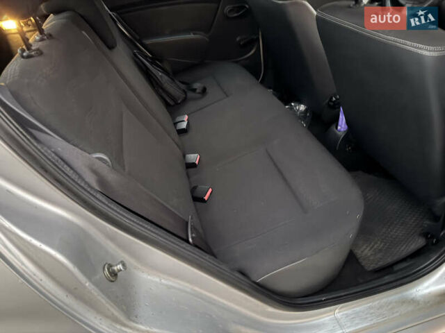 Серый Дачия Sandero StepWay, объемом двигателя 1.6 л и пробегом 202 тыс. км за 6999 $, фото 7 на Automoto.ua