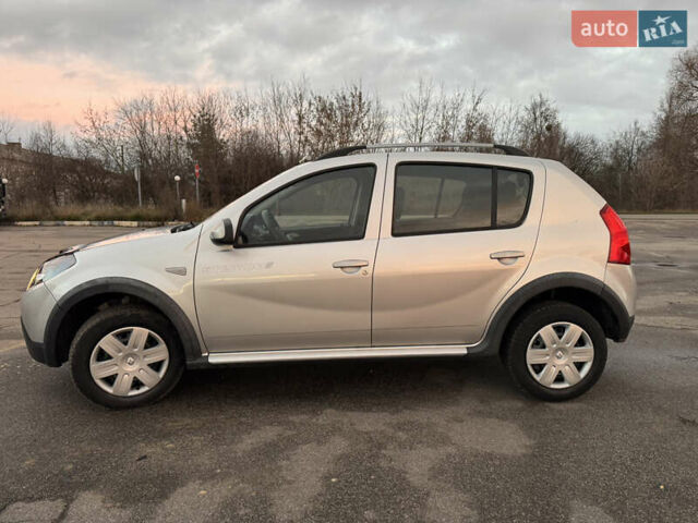 Серый Дачия Sandero StepWay, объемом двигателя 1.6 л и пробегом 202 тыс. км за 6999 $, фото 20 на Automoto.ua