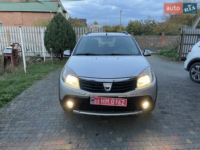 Дачия Sandero StepWay 2011 в Луцке на Automoto.ua Серый Дачия Sandero StepWay, объемом двигателя 1.6 л и пробегом 166 тыс. км за 6299 $, фото 3 на Automoto.ua
