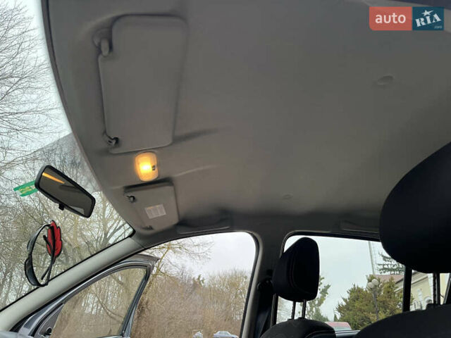 Серый Дачия Sandero StepWay, объемом двигателя 1.6 л и пробегом 60 тыс. км за 6999 $, фото 91 на Automoto.ua