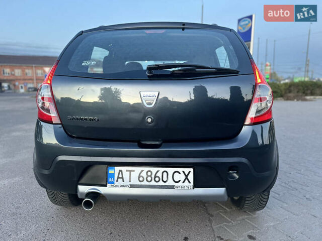 Серый Дачия Sandero StepWay, объемом двигателя 1.6 л и пробегом 190 тыс. км за 6400 $, фото 16 на Automoto.ua