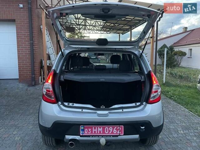 Дачия Sandero StepWay 2011 в Луцке на Automoto.ua Серый Дачия Sandero StepWay, объемом двигателя 1.6 л и пробегом 166 тыс. км за 6299 $, фото 9 на Automoto.ua