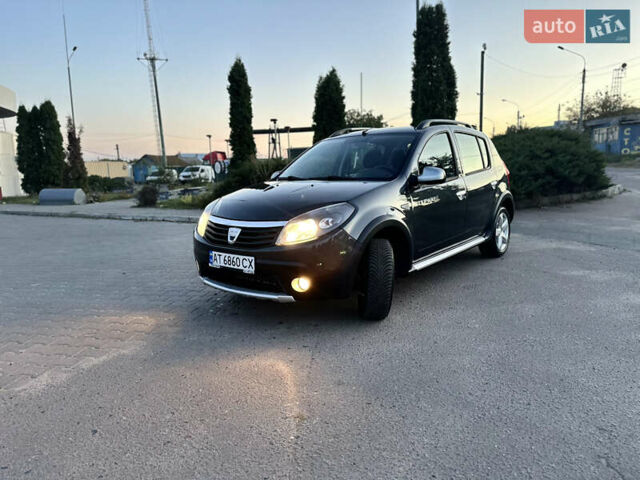 Серый Дачия Sandero StepWay, объемом двигателя 1.6 л и пробегом 190 тыс. км за 6400 $, фото 24 на Automoto.ua